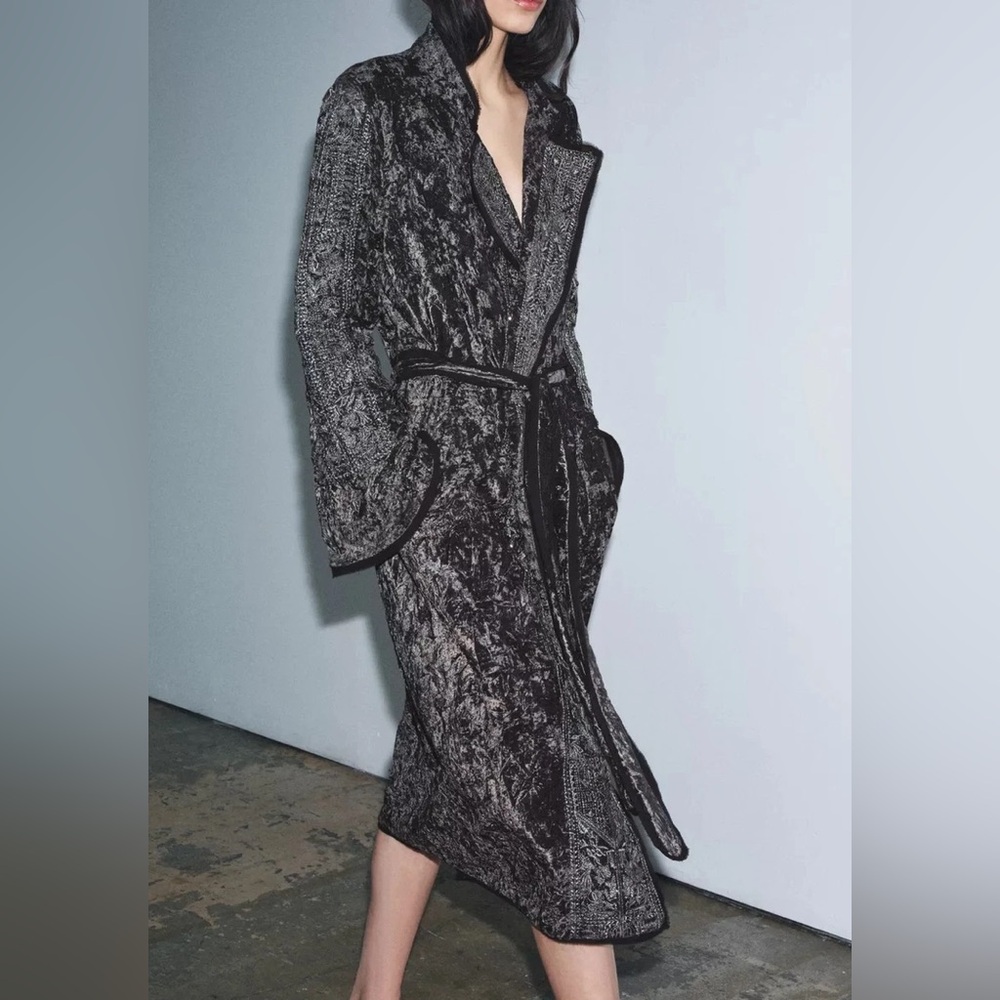 Zara Zw Collection Limited Edition Embroidered Velvet Kimono Jacket